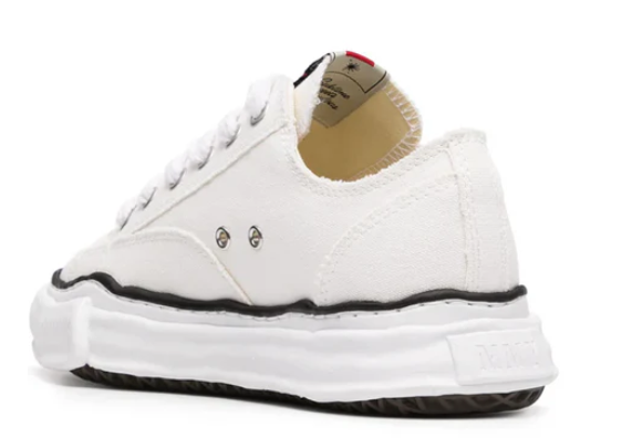 Guibts Low-Top Sneaker