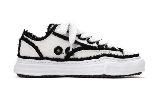 FP Low-Top Sneaker